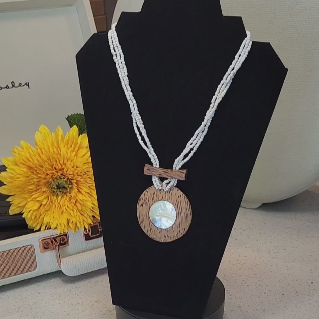 Rounded Necklace w/Beads